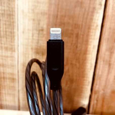 Illuminated USB Ligthning charging cable for smartphones and Apple devices