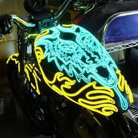 Neón flexible tuning lateral depósito moto